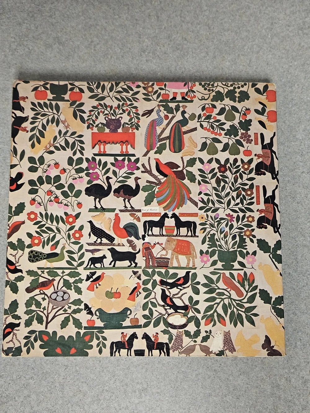 Vtg American Folk Art Book Soft Cover By Lipman/Winchester 10.5 x 10.5 288 pg.